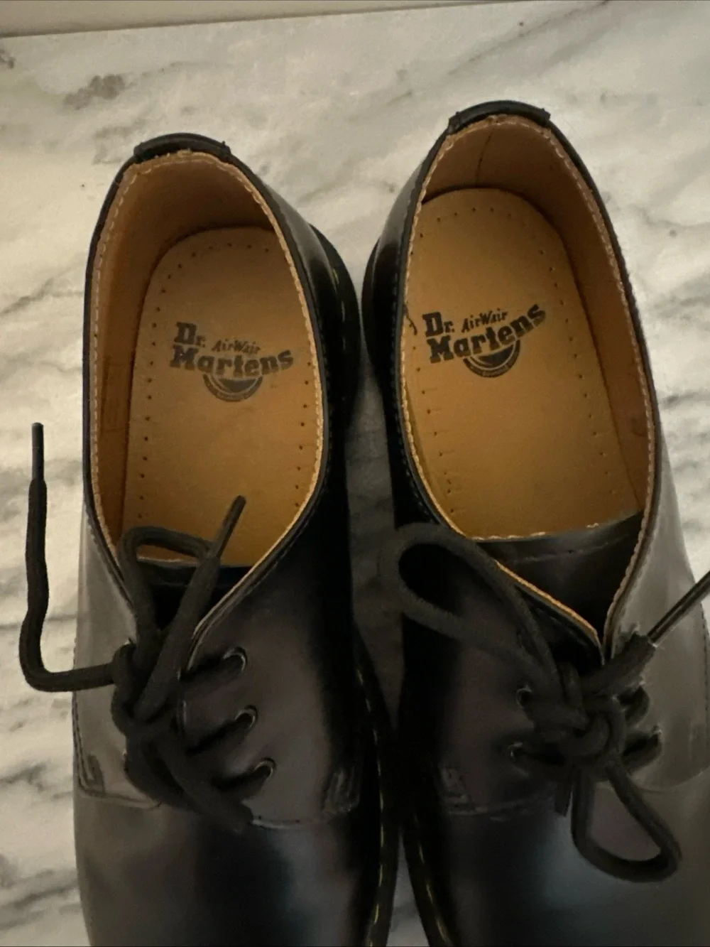 Dr. Martens 3-Eye Smooth Leather Oxford - Black womens sz -10 unisex